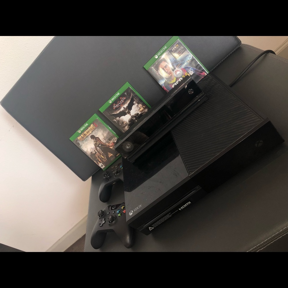 Xbox One - Picture 2 of 4